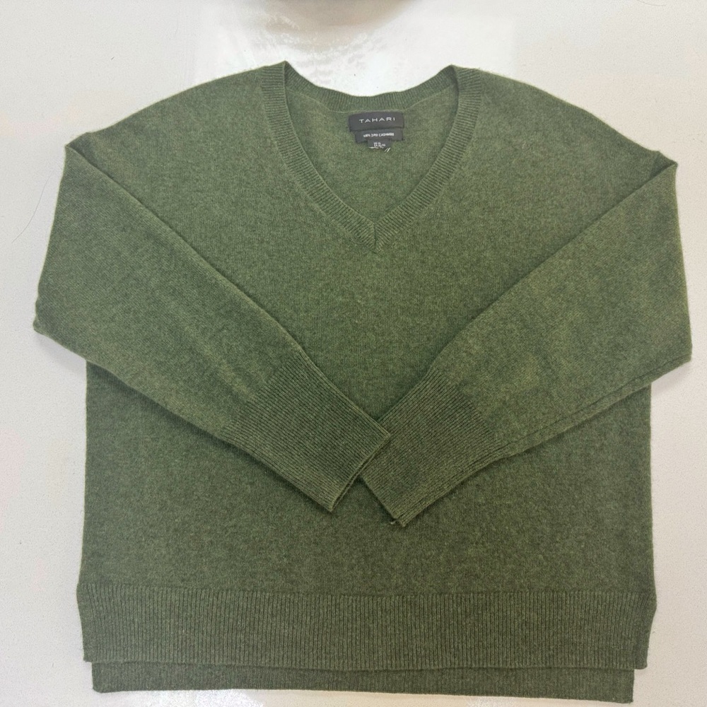 Tahari Women’s Cashmere V-Neck Sweater